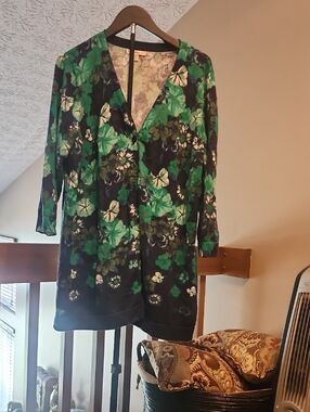 Isaac Mizrahi Green and Navy Floral V-Neck Long Sleeve Dress